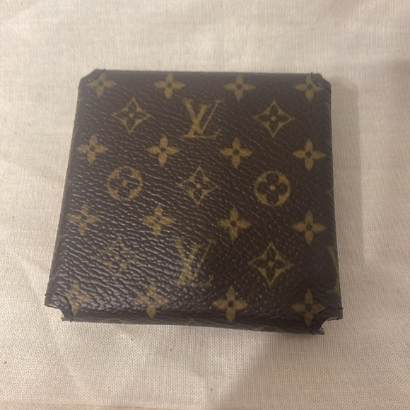 Louis Vuitton Small Jewelry Organizer - Picture 6 of 7